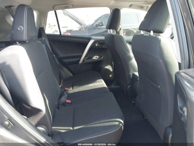 JTMWFREVXJJ188362 Toyota Rav4 Xle