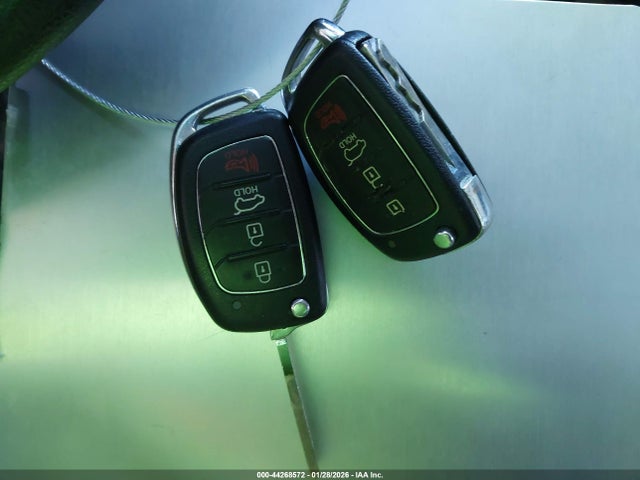KM8SM4HF0GU152727 Hyundai Santa Fe Se