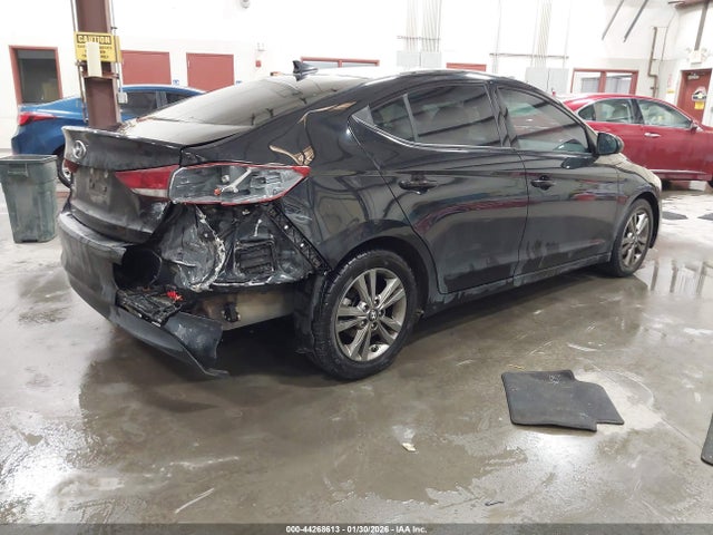5NPD84LF2JH220567 Hyundai ELANTRA SEL