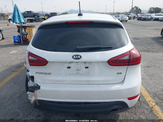 KNAFX5A80H5670733 KIA FORTE EX
