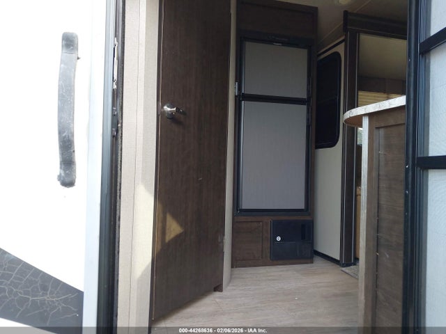 Heartland Rv Shadow Cruiser 2018 5RXDB2521JN351650 Image 5