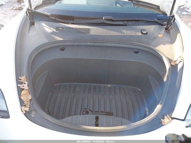 44268647 :رقم المزاد ، 5YJ3E1EB6MF993199 vin ، 2021 Tesla Model 3 Long Range Dual Motor All-wheel Drive مزاد بيع