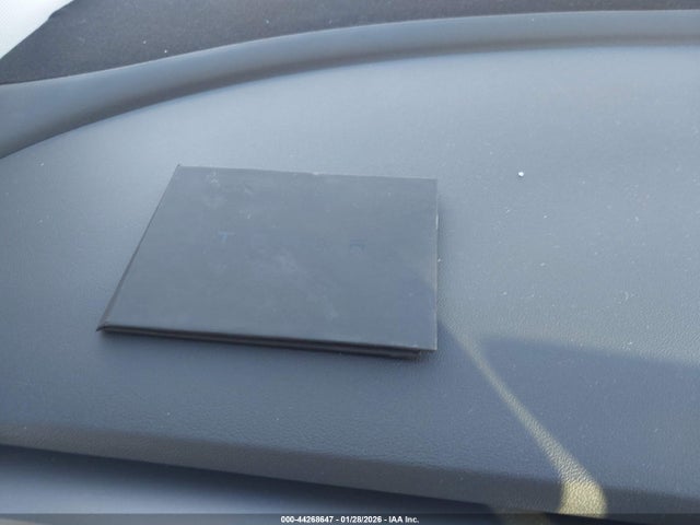 44268647 :رقم المزاد ، 5YJ3E1EB6MF993199 vin ، 2021 Tesla Model 3 Long Range Dual Motor All-wheel Drive مزاد بيع