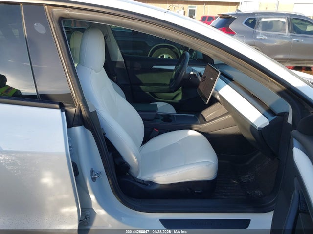44268647 :رقم المزاد ، 5YJ3E1EB6MF993199 vin ، 2021 Tesla Model 3 Long Range Dual Motor All-wheel Drive مزاد بيع
