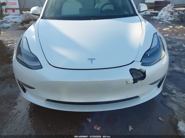 44268647 :رقم المزاد ، 5YJ3E1EB6MF993199 vin ، 2021 Tesla Model 3 Long Range Dual Motor All-wheel Drive مزاد بيع