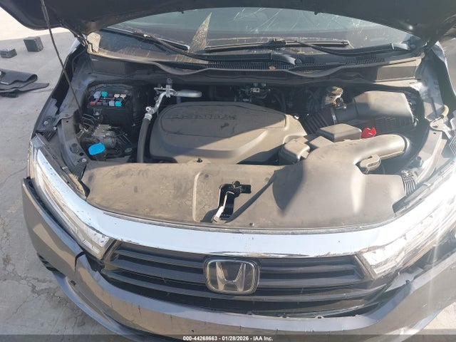 5FNRL6H88NB069247 Honda Odyssey Touring