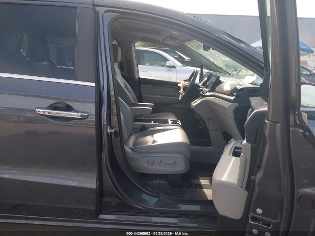 5FNRL6H88NB069247 Honda Odyssey Touring