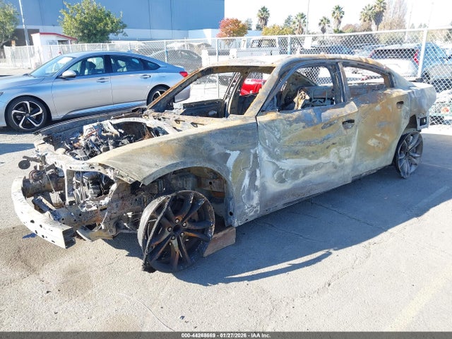 44268669 :رقم المزاد ، 2C3CDXCT3FH916647 vin ، 2015 Dodge Charger Road/track مزاد بيع