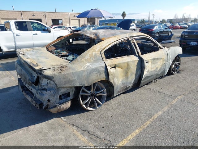 44268669 :رقم المزاد ، 2C3CDXCT3FH916647 vin ، 2015 Dodge Charger Road/track مزاد بيع