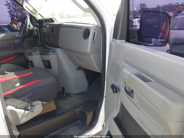 2010 FORD E-250 1FTNE2EL1ADA47618 Photo 4