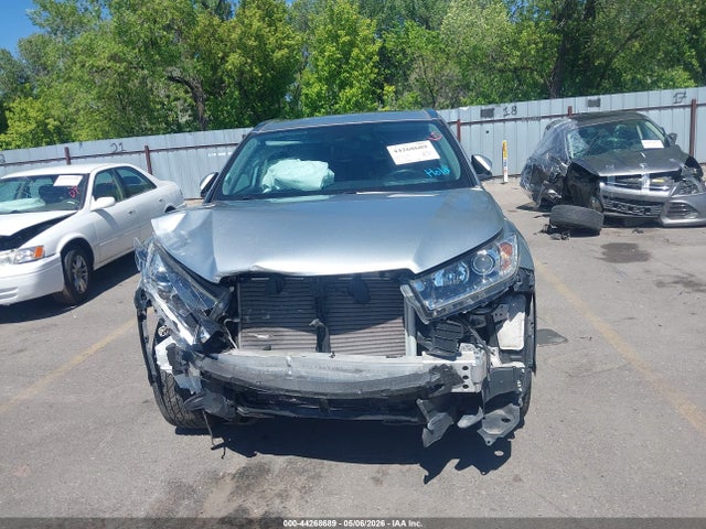 5TDDZRFH9KS745189 Toyota Highlander Limited