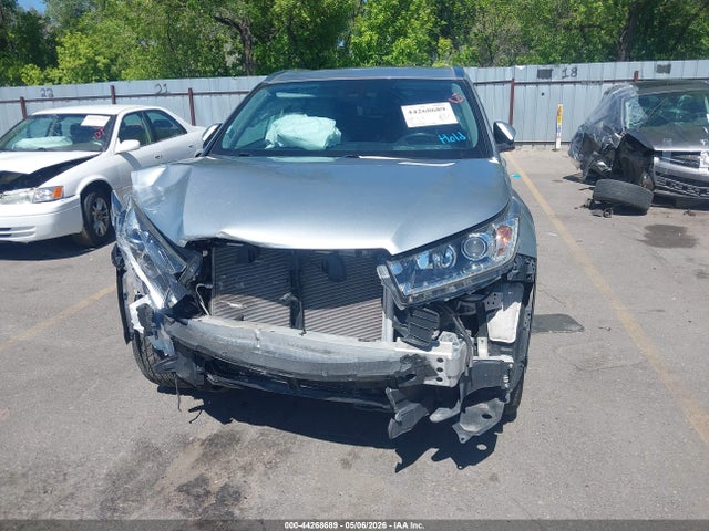 5TDDZRFH9KS745189 Toyota Highlander Limited