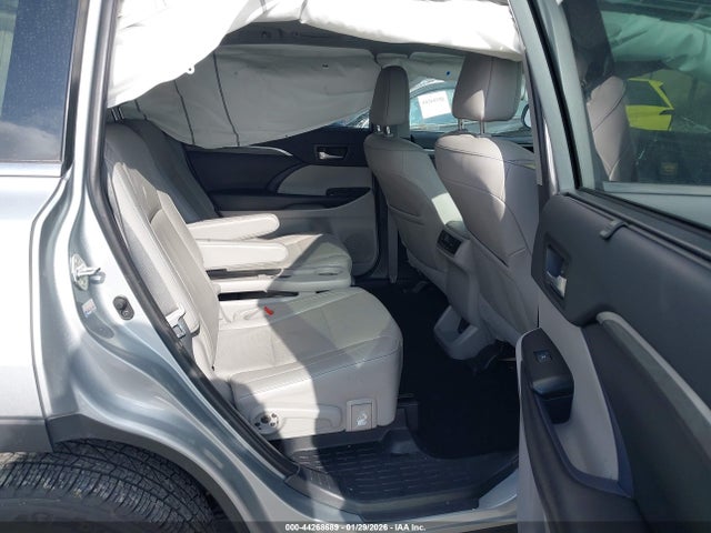 5TDDZRFH9KS745189 Toyota Highlander Limited