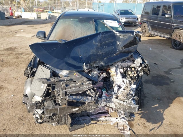 KNDCP3LE8P5105867 KIA NIRO LX