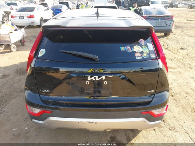 KNDCP3LE8P5105867 KIA NIRO LX
