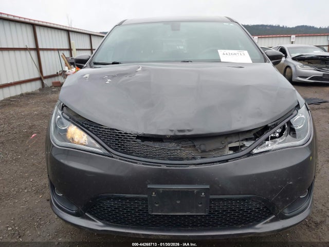 2C4RC1FG2LR145673 Chrysler Pacifica Touring