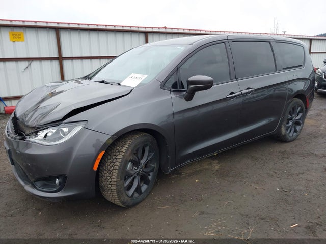 2C4RC1FG2LR145673 Chrysler Pacifica Touring
