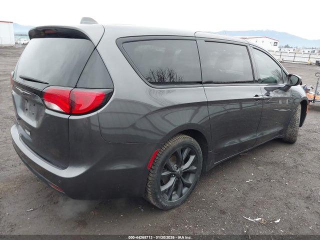 2C4RC1FG2LR145673 Chrysler Pacifica Touring