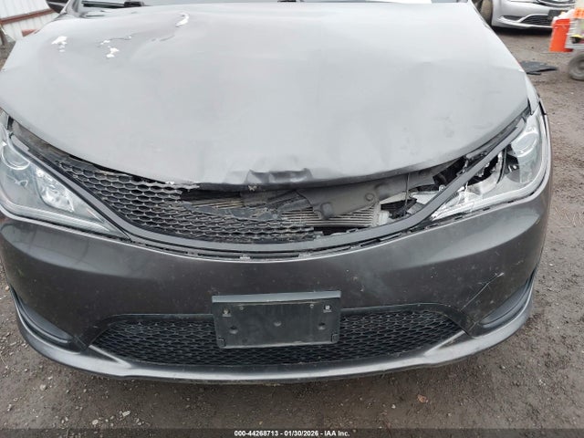 2C4RC1FG2LR145673 Chrysler Pacifica Touring