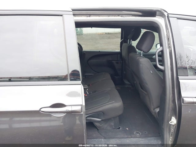 2C4RC1FG2LR145673 Chrysler Pacifica Touring