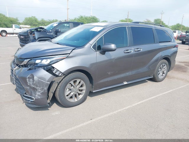 2024 TOYOTA SIENNA 5TDJRKEC4RS185592 Photo 1