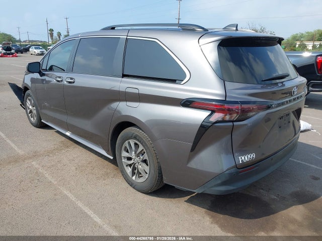 2024 TOYOTA SIENNA 5TDJRKEC4RS185592 Photo 2