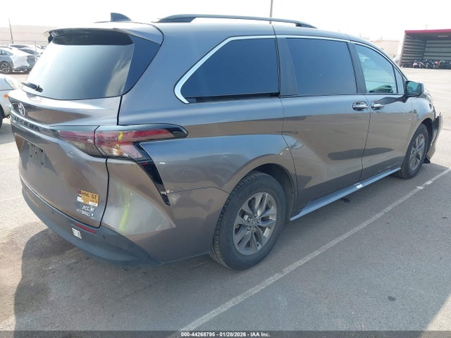 2024 TOYOTA SIENNA 5TDJRKEC4RS185592 Photo 3