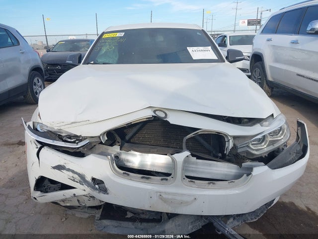 2016 Bmw 320i მანქანა იყიდება აუქციონზე, vin: WBA8E1G58GNU11992, აუქციონის ნომერი: 44268809