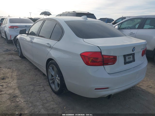 2016 BMW 320I WBA8E1G58GNU11992 Photo 2