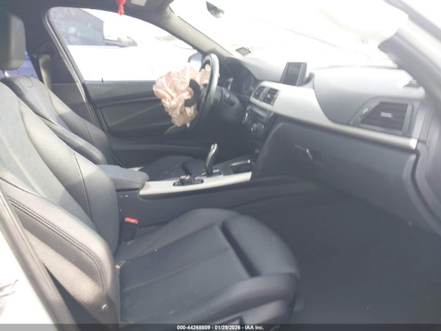 2016 BMW 320I WBA8E1G58GNU11992 Photo 4