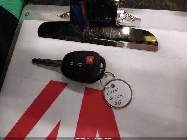Scion XB 2014 JTLZE4FE4EJ055172 Image 11
