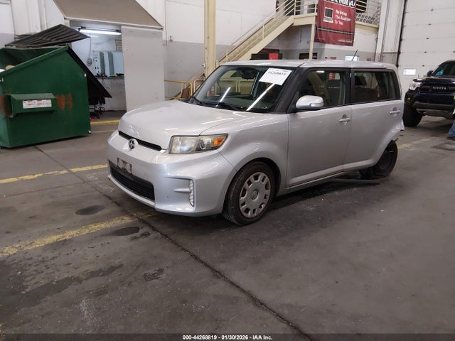 Scion XB 2014 JTLZE4FE4EJ055172 Image 2