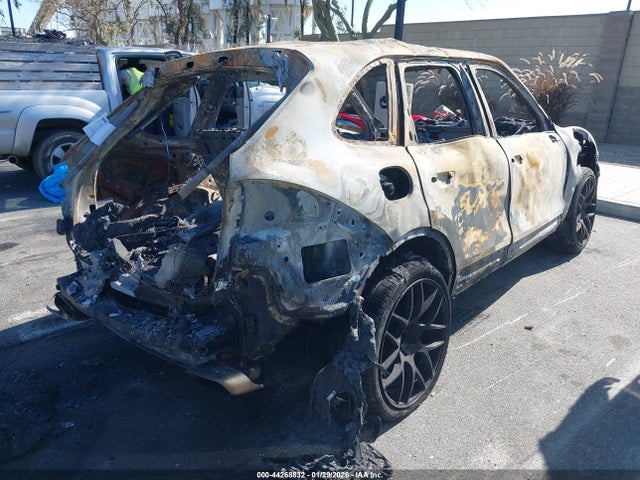 WP1AA2A23ELA95638 Porsche Cayenne