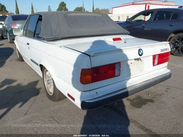 1988 BMW 325 WBABB2303J8858072 Photo 2