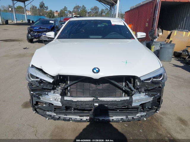 WBAJA9C51KB393380 BMW 530e Iperformance