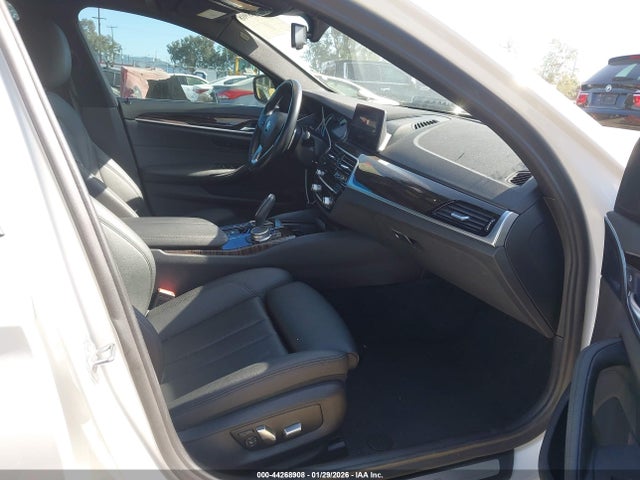WBAJA9C51KB393380 BMW 530e Iperformance
