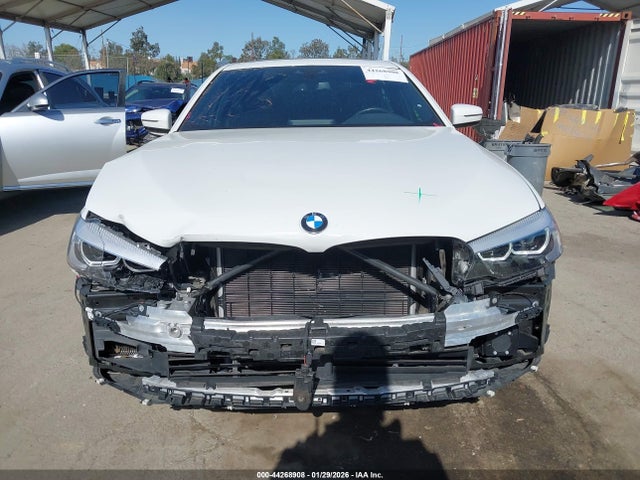 WBAJA9C51KB393380 BMW 530e Iperformance