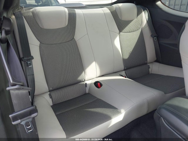 KMHHT6KJ2GU132341 Hyundai Genesis 3.8 Base