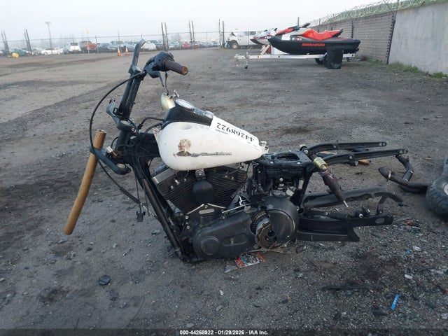 1HD1VAM33GC324759 Harley-Davidson Fxdbp Dyna Street Bob