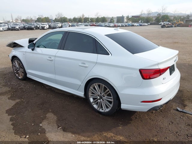 2017 AUDI A3 WAUGUGFF1H1045961 Photo 2