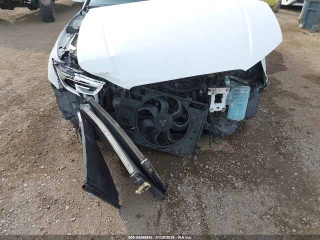 2017 AUDI A3 WAUGUGFF1H1045961 Photo 5