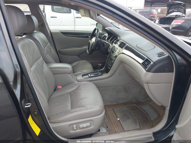 2004 LEXUS ES 330 JTHBA30GX45028769 Photo 4