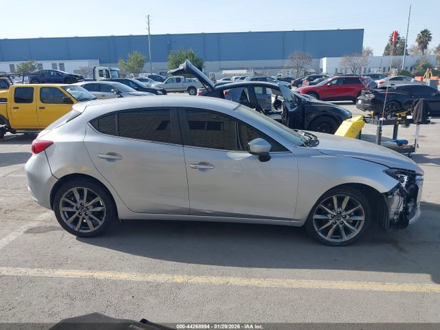 3MZBN1L30JM178749 Mazda Mazda3 Touring