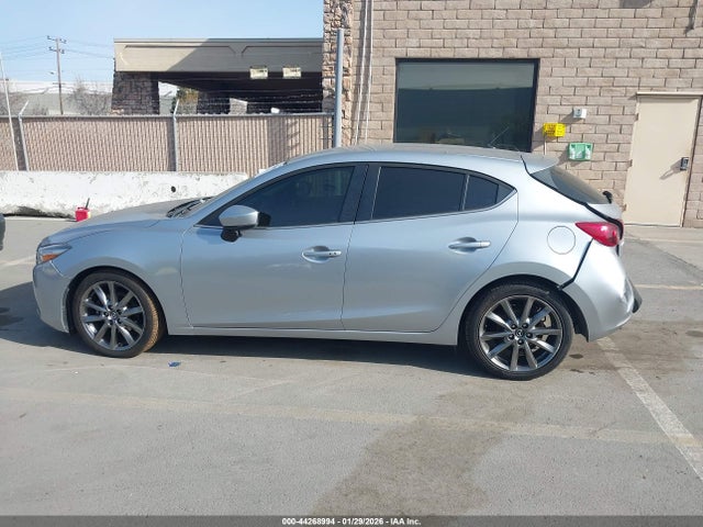 3MZBN1L30JM178749 Mazda Mazda3 Touring