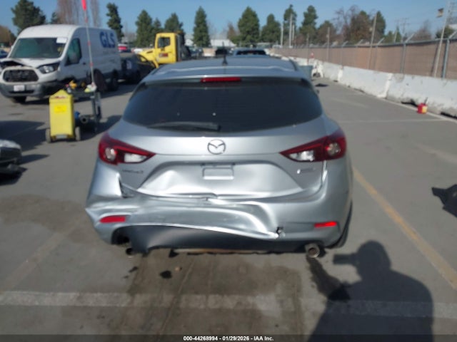 3MZBN1L30JM178749 Mazda Mazda3 Touring