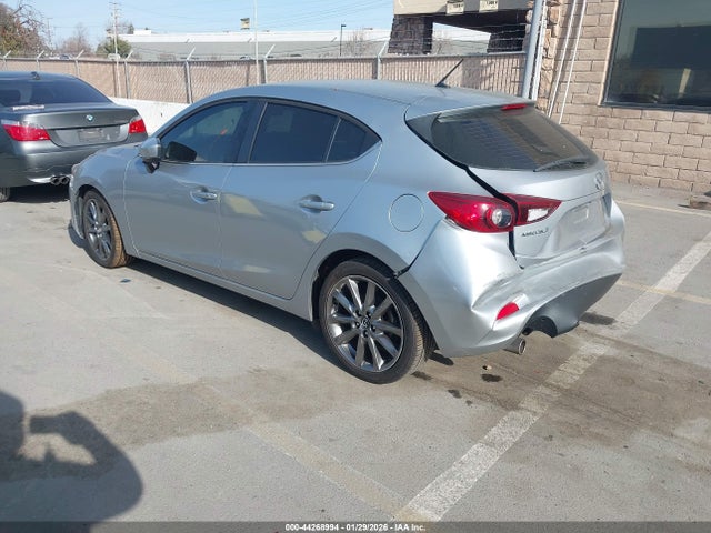 3MZBN1L30JM178749 Mazda Mazda3 Touring