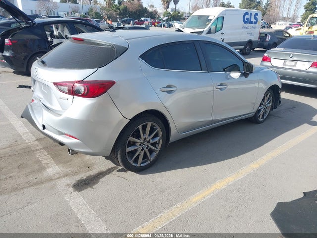3MZBN1L30JM178749 Mazda Mazda3 Touring
