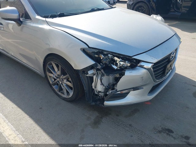 3MZBN1L30JM178749 Mazda Mazda3 Touring