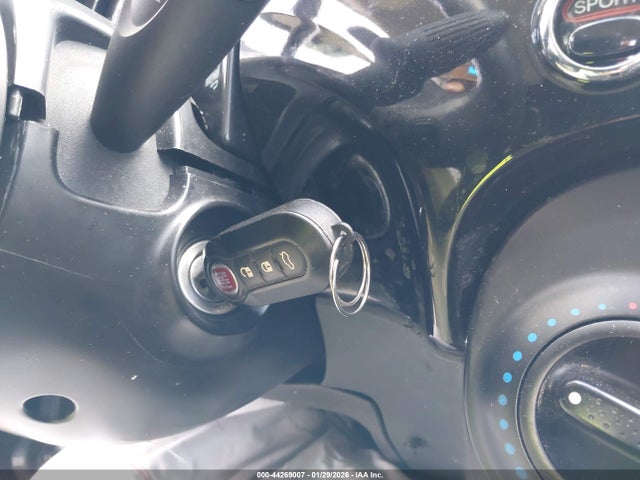 2019 FIAT 500 3C3CFFKH2KT707287 Photo 10