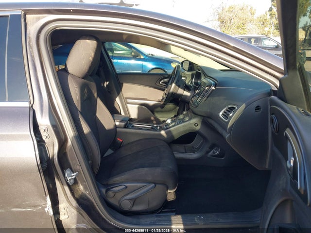 Продаж на аукціоні авто 2015 Chrysler 200 Limited, vin: 1C3CCCAB0FN681007, номер лоту: 44269011